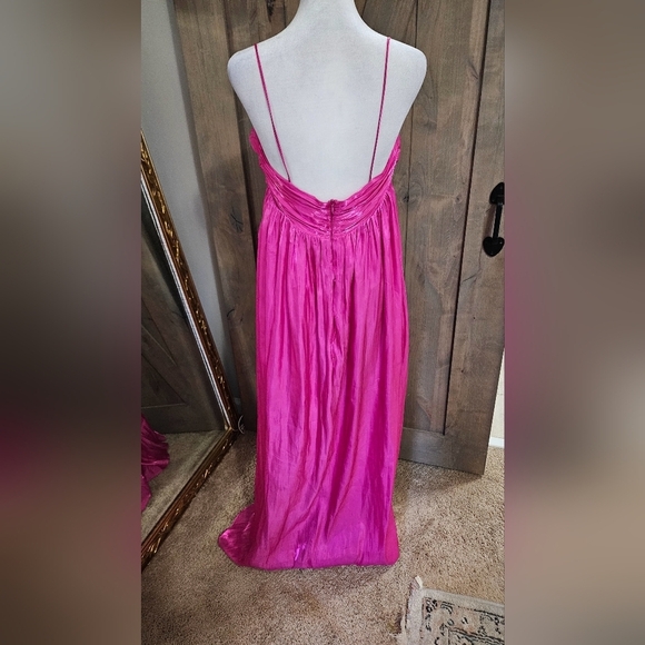 STORIA Fuchsia Sleeveless Front Twist Satin Maxi Dress. Size Medium - Picture 13 of 15